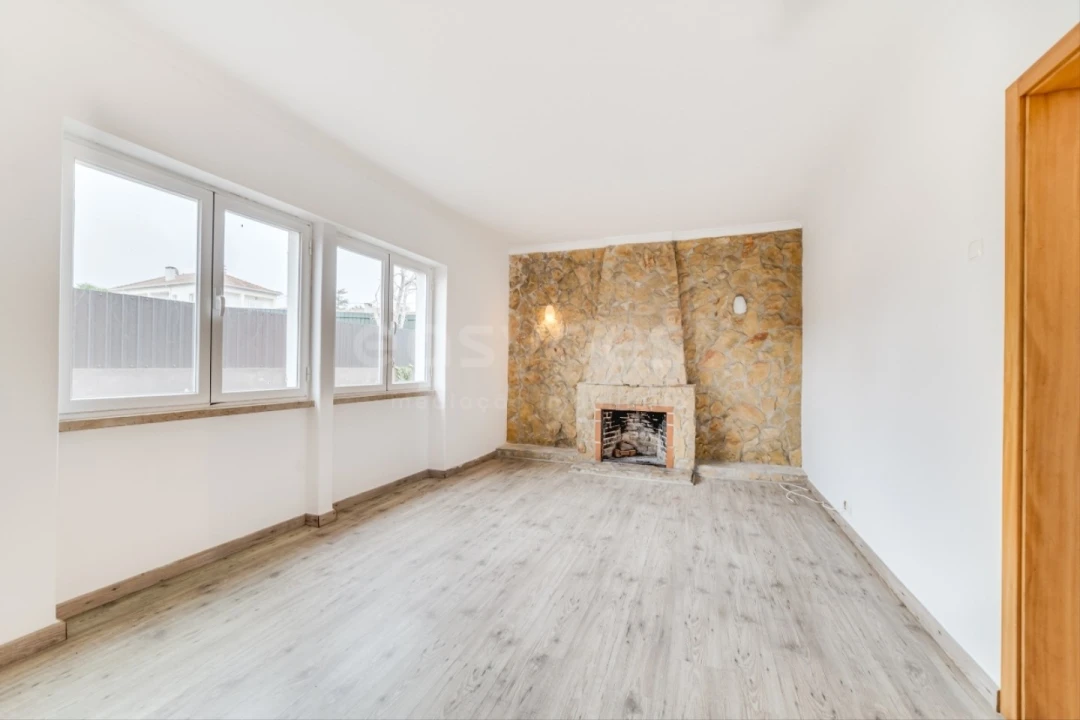 Moradia T3 para Arrendamento em Sesimbra (Castelo) Foto 7