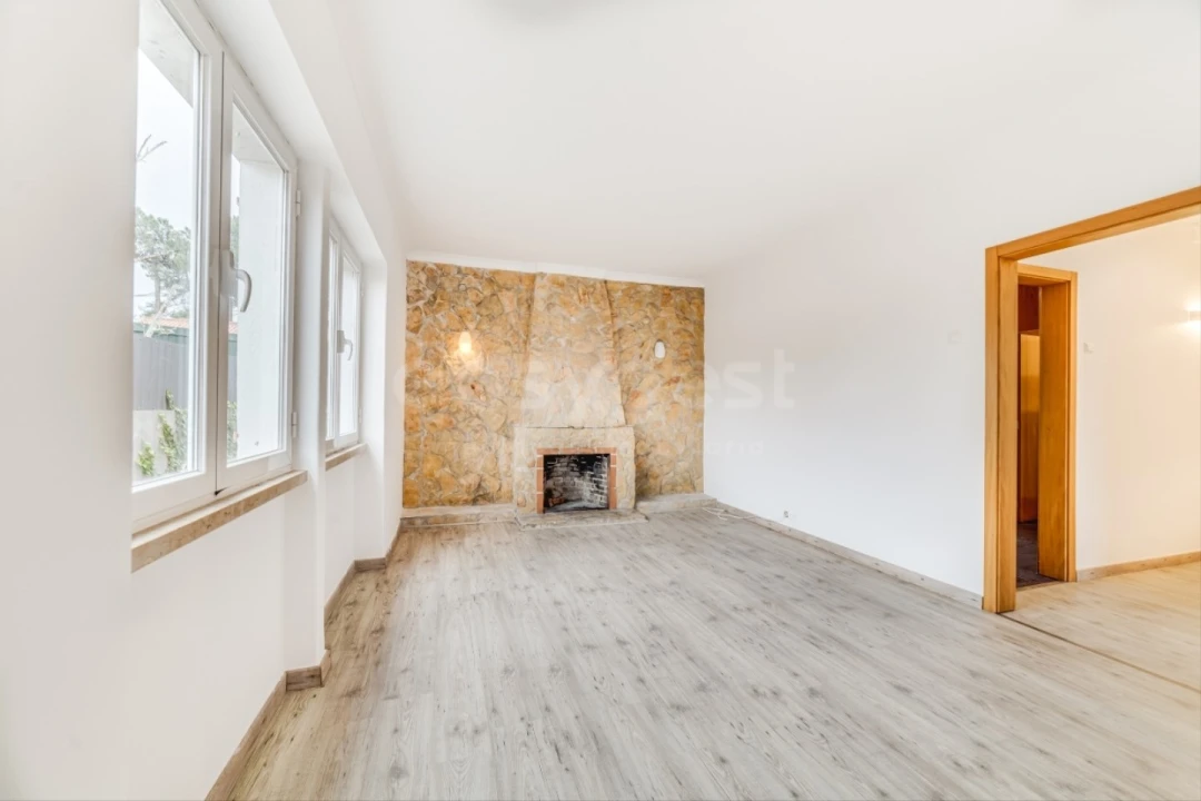 Moradia T3 para Arrendamento em Sesimbra (Castelo) Foto 8