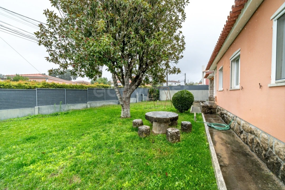 Moradia T3 para Arrendamento em Sesimbra (Castelo) Foto 31