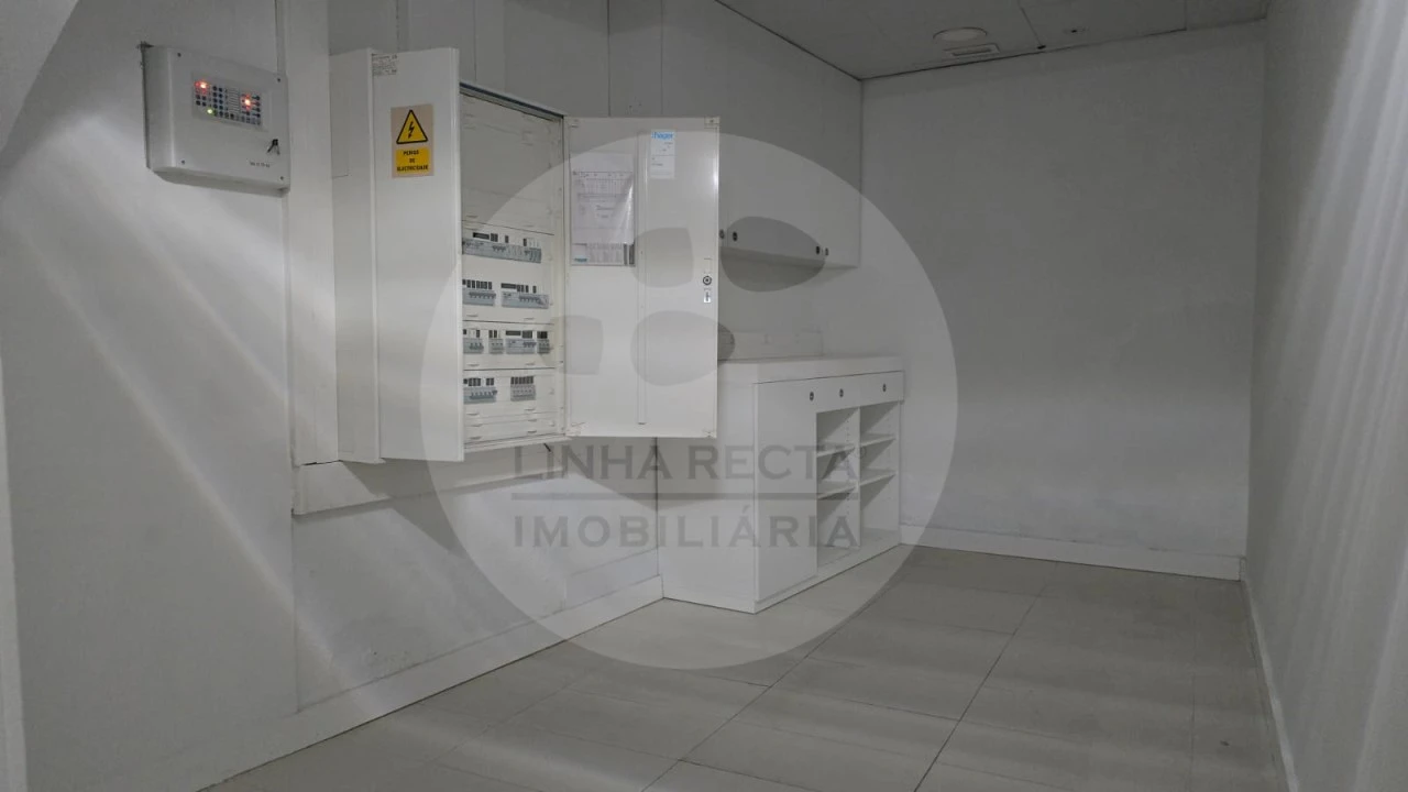 Loja para Arrendamento em União das Freguesias de Setúbal Foto 16