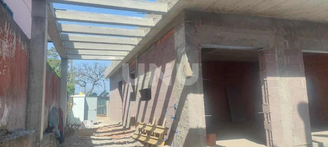 Terreno para Venda em Seixal, Arrentela e Aldeia de Paio Pires