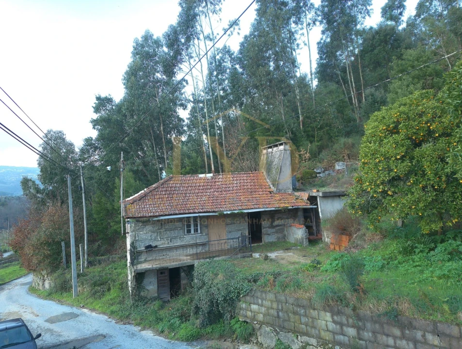 Moradia T2 para Venda em São Martinho de Sardoura Foto 1