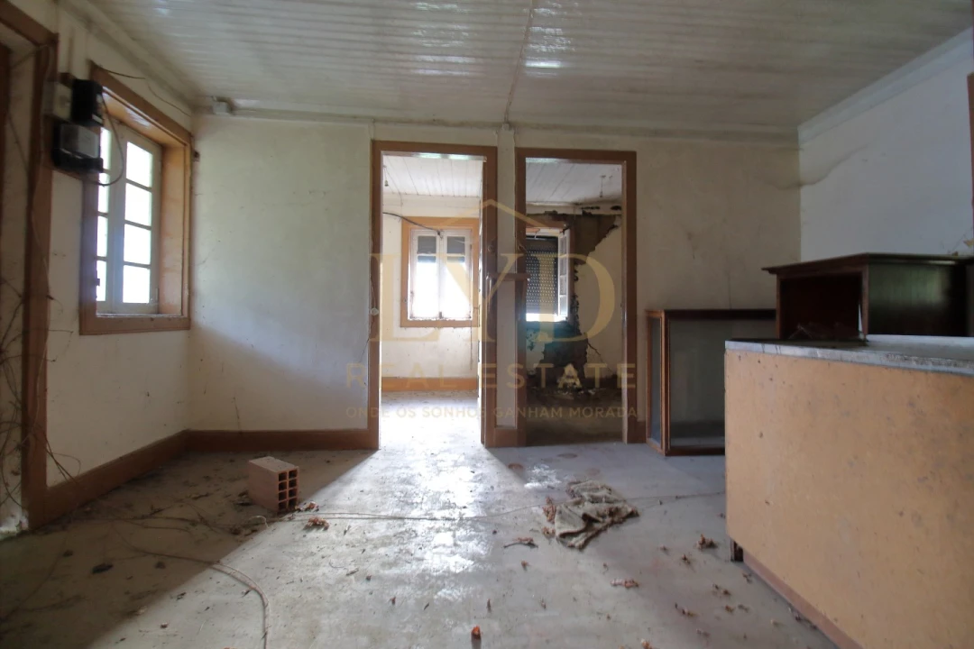 Moradia T2 para Venda em São Martinho de Sardoura Foto 8