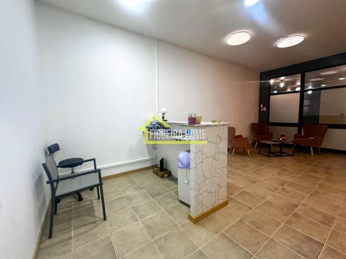 Loja para Arrendamento em Buarcos Foto 2