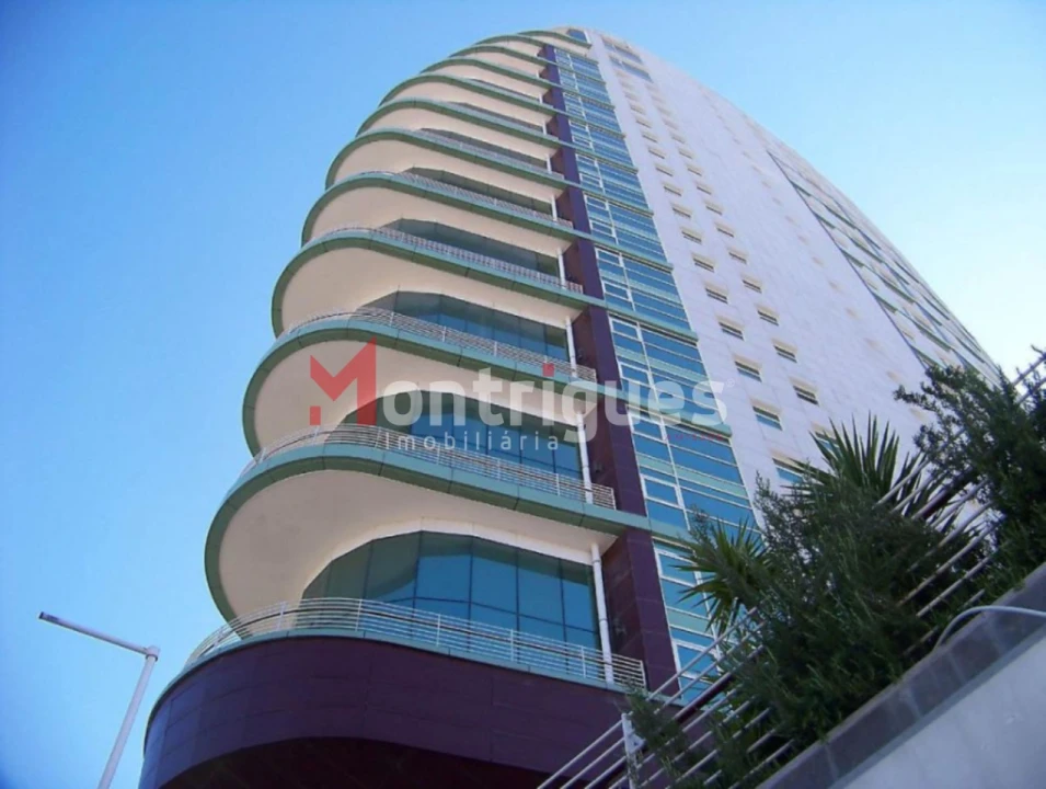 Apartamento T3 para Venda em Parque das Nações Foto 4