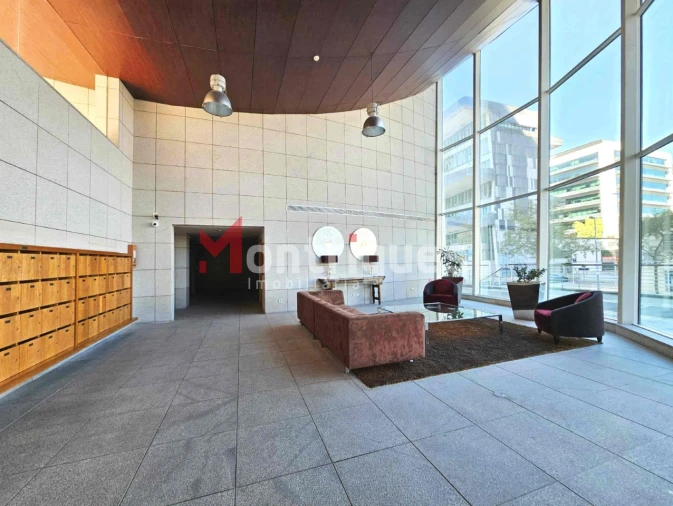 Apartamento T3 para Venda em Parque das Nações Foto 6