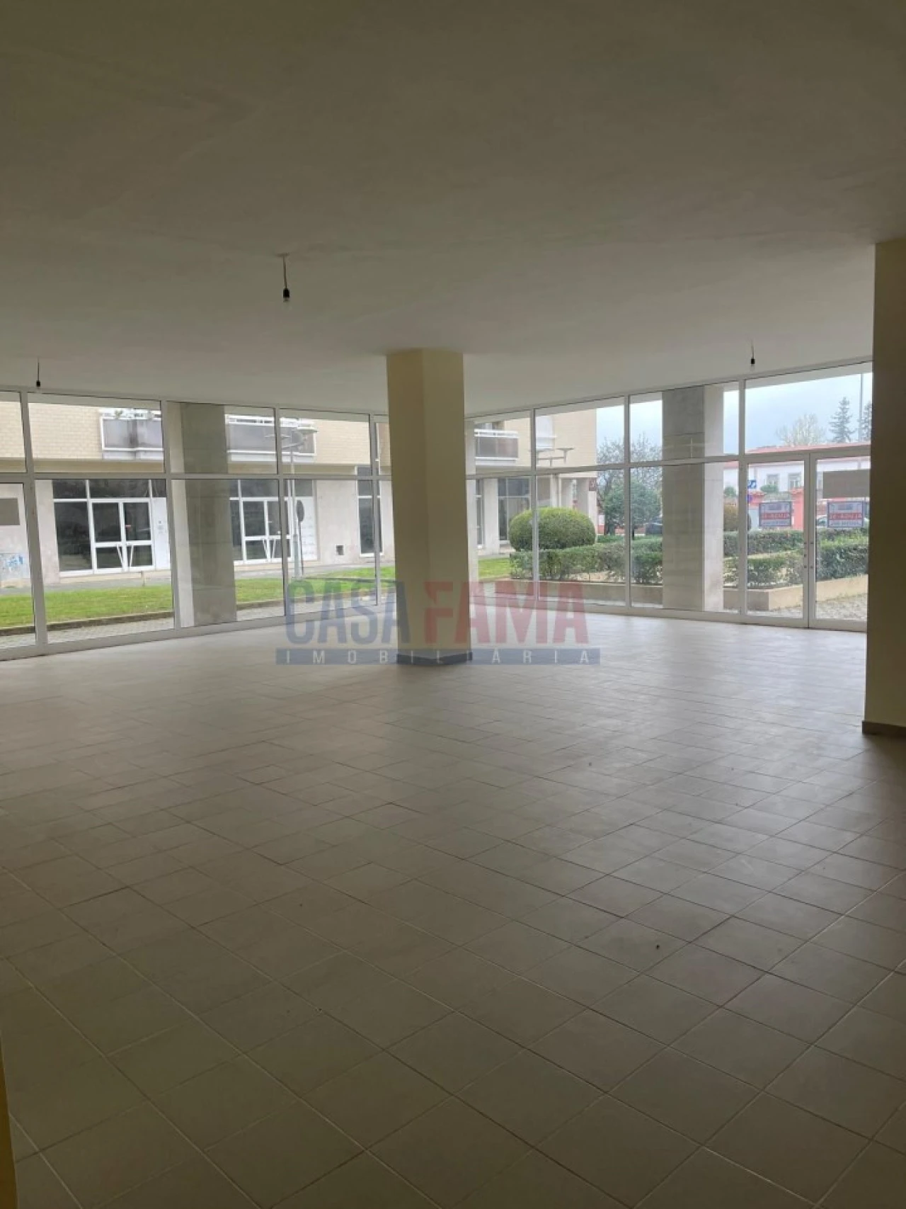 Loja para Arrendamento em Santo Tirso, Couto (Santa Cristina e São Miguel) e Burgães Foto 13