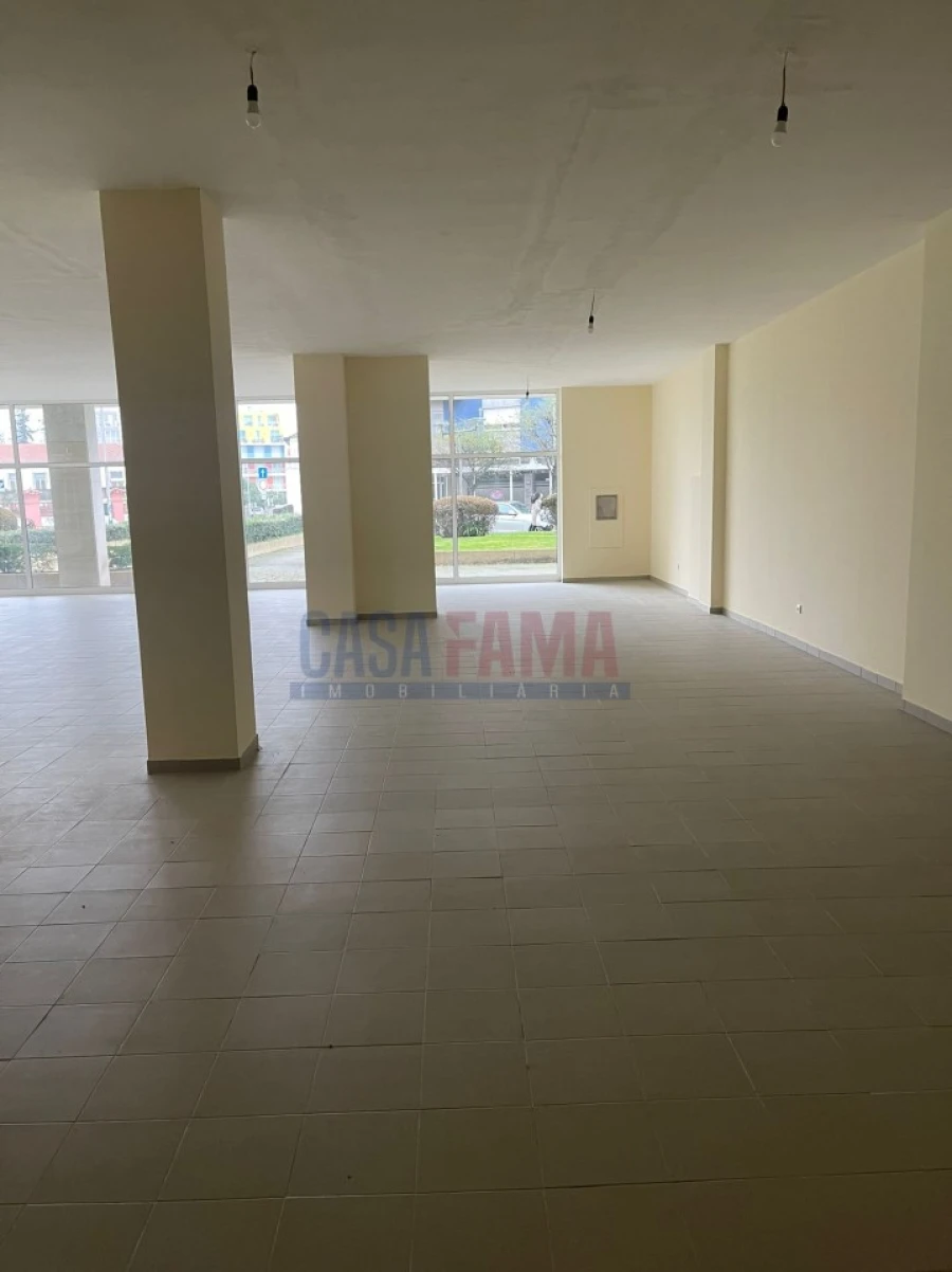 Loja para Arrendamento em Santo Tirso, Couto (Santa Cristina e São Miguel) e Burgães Foto 7