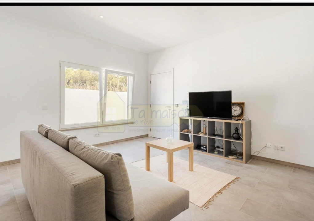 Moradia T5 para Venda em Santa Barbara de Nexe Foto 11