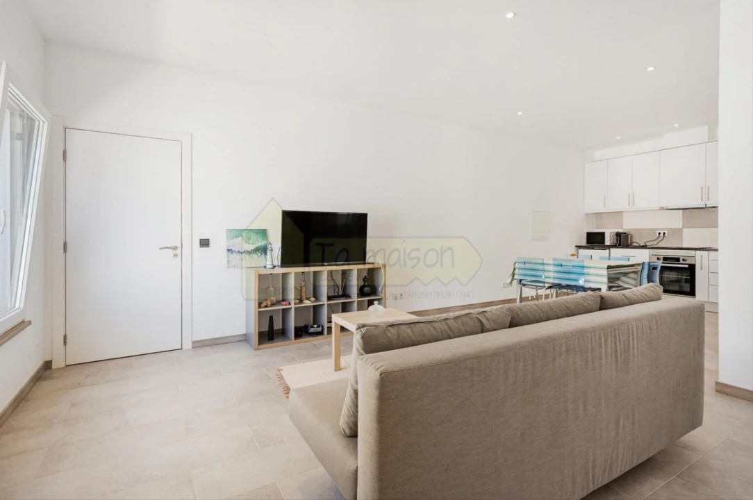 Moradia T5 para Venda em Santa Barbara de Nexe Foto 13