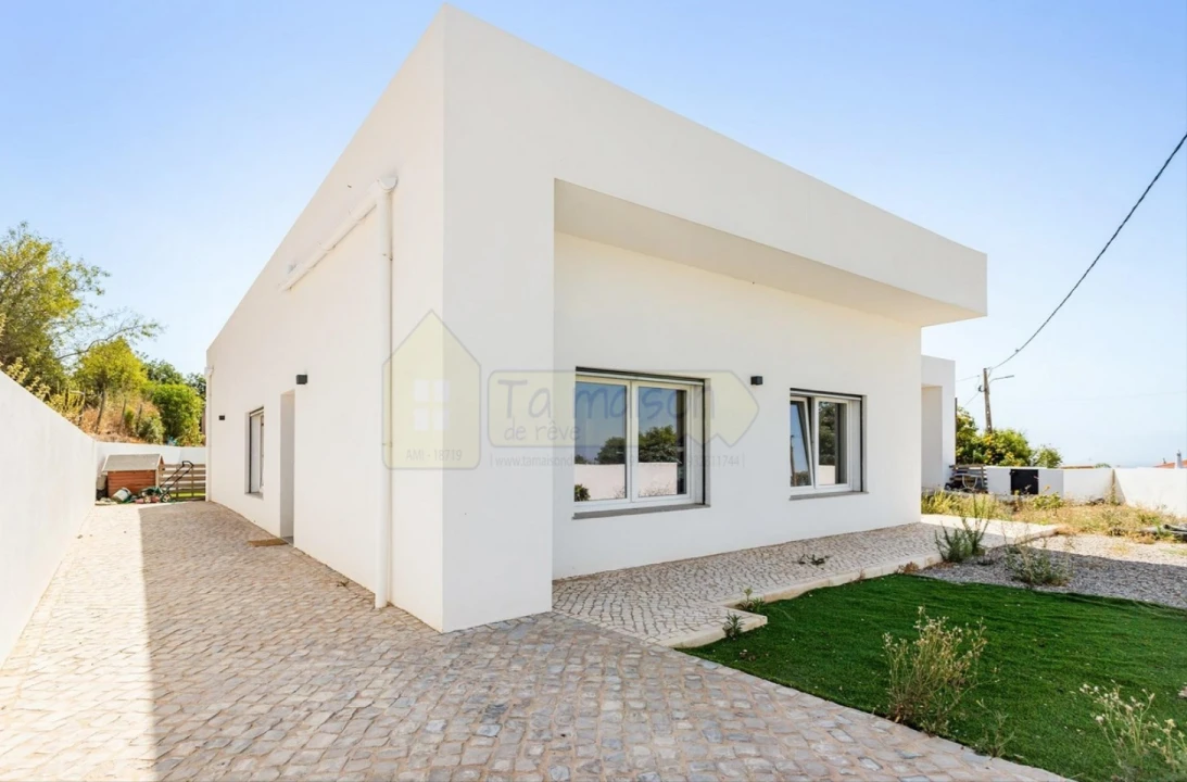 Moradia T5 para Venda em Santa Barbara de Nexe Foto 28