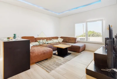 Moradia T5 para Venda em Santa Barbara de Nexe