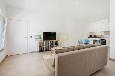 Moradia T5 para Venda em Santa Barbara de Nexe