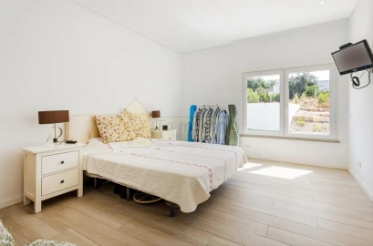 Moradia T5 para Venda em Santa Barbara de Nexe
