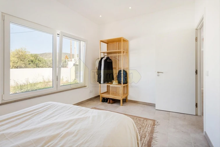 Moradia T5 para Venda em Santa Barbara de Nexe Foto 16