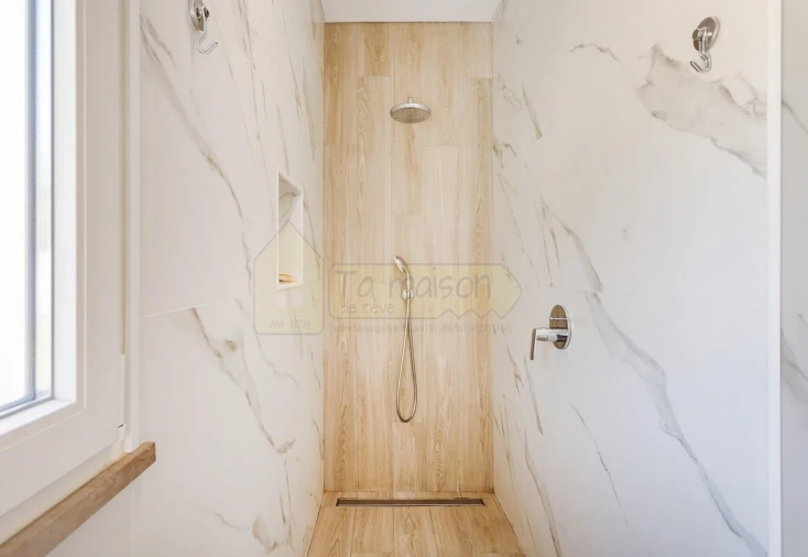 Moradia T5 para Venda em Santa Barbara de Nexe Foto 23