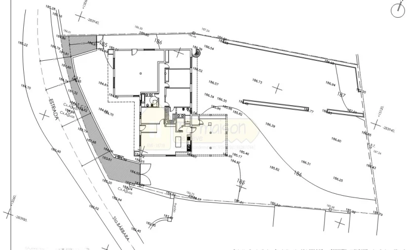 Moradia T5 para Venda em Santa Barbara de Nexe Foto 30