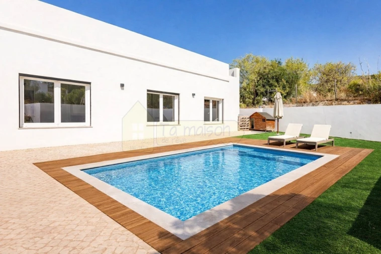 Moradia T5 para Venda em Santa Barbara de Nexe Foto 1