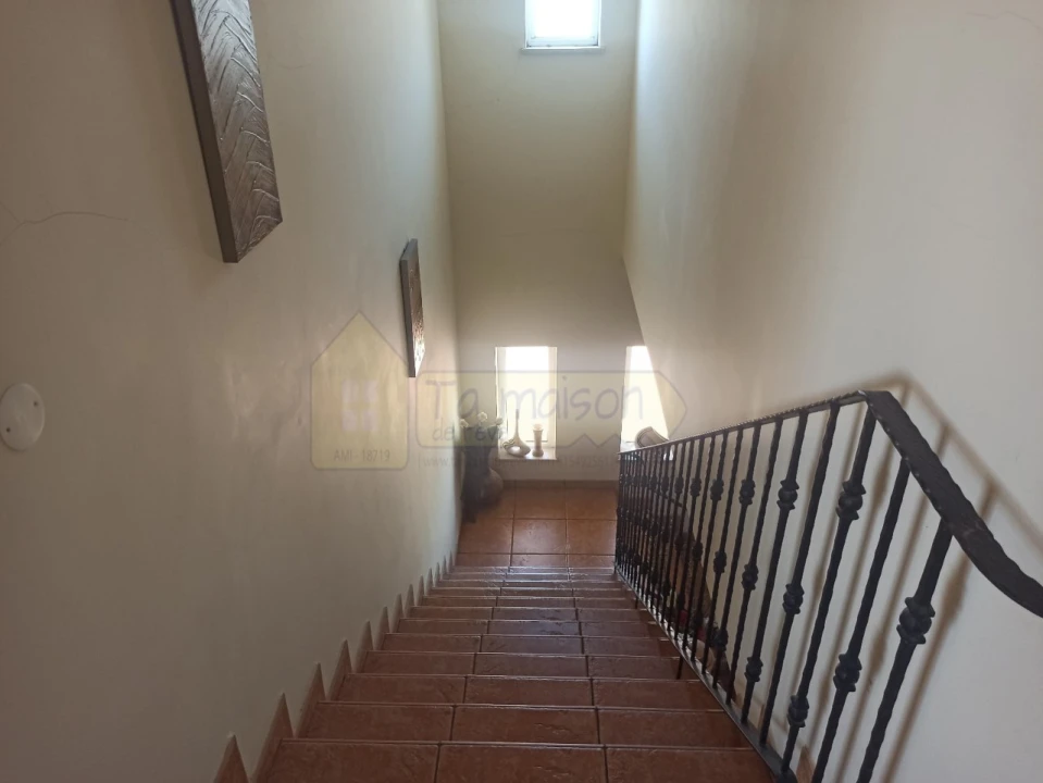 Moradia T5 para Venda em Quelfes Foto 6