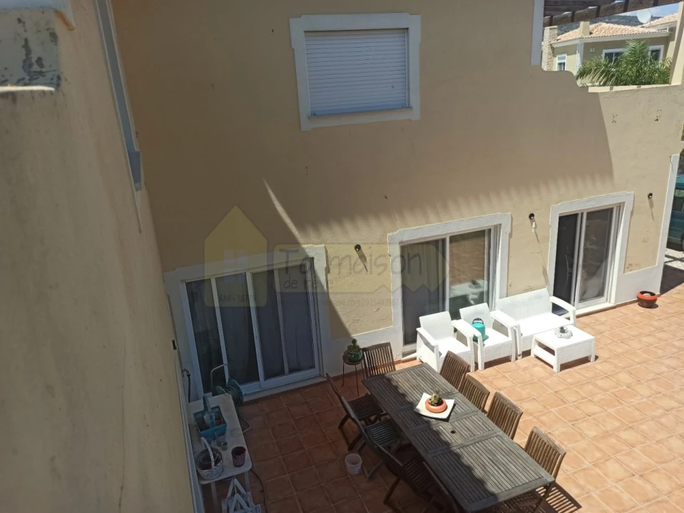 Moradia T5 para Venda em Quelfes Foto 12