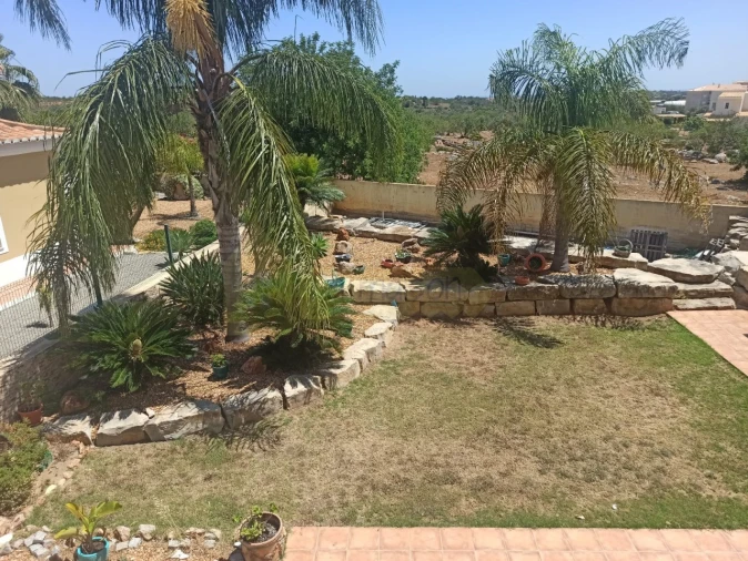 Moradia T5 para Venda em Quelfes Foto 5