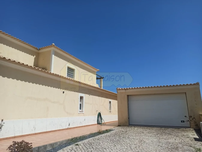 Moradia T5 para Venda em Quelfes Foto 10