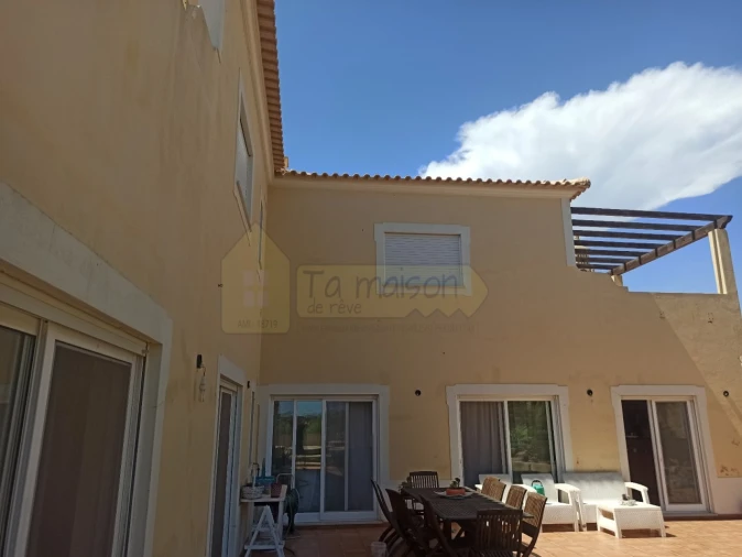 Moradia T5 para Venda em Quelfes Foto 14