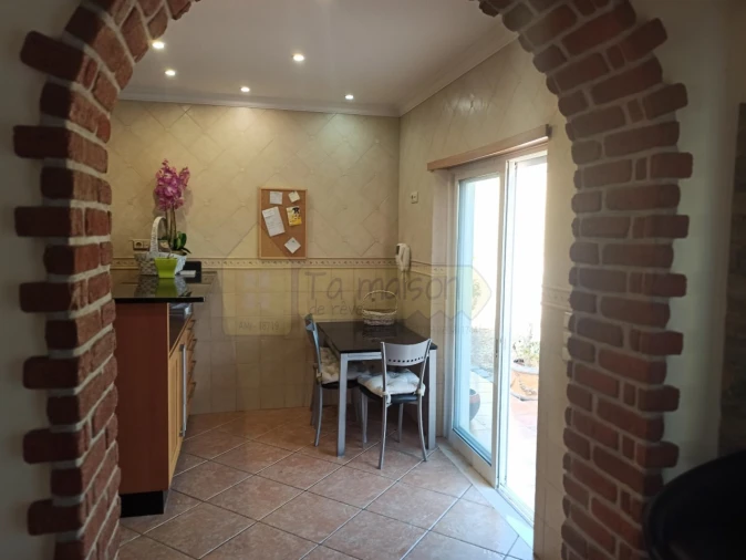 Moradia T5 para Venda em Quelfes Foto 24