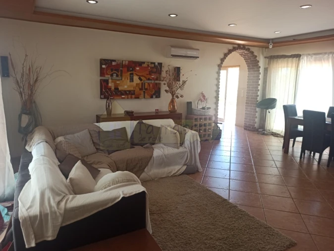 Moradia T5 para Venda em Quelfes Foto 28