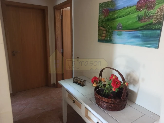 Moradia T5 para Venda em Quelfes Foto 33