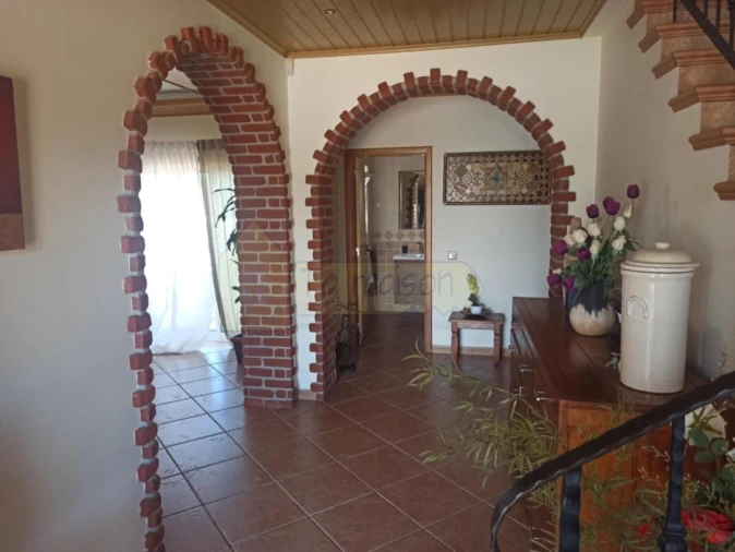 Moradia T5 para Venda em Quelfes Foto 37