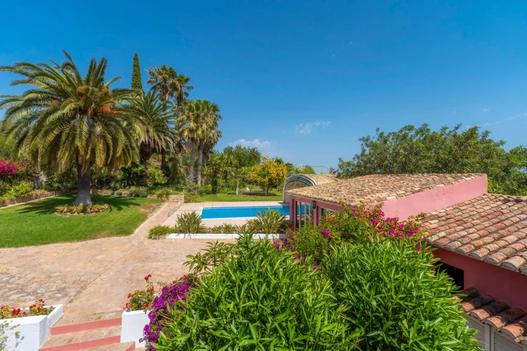 Moradia T3 para Venda em Santa Barbara de Nexe Foto 2