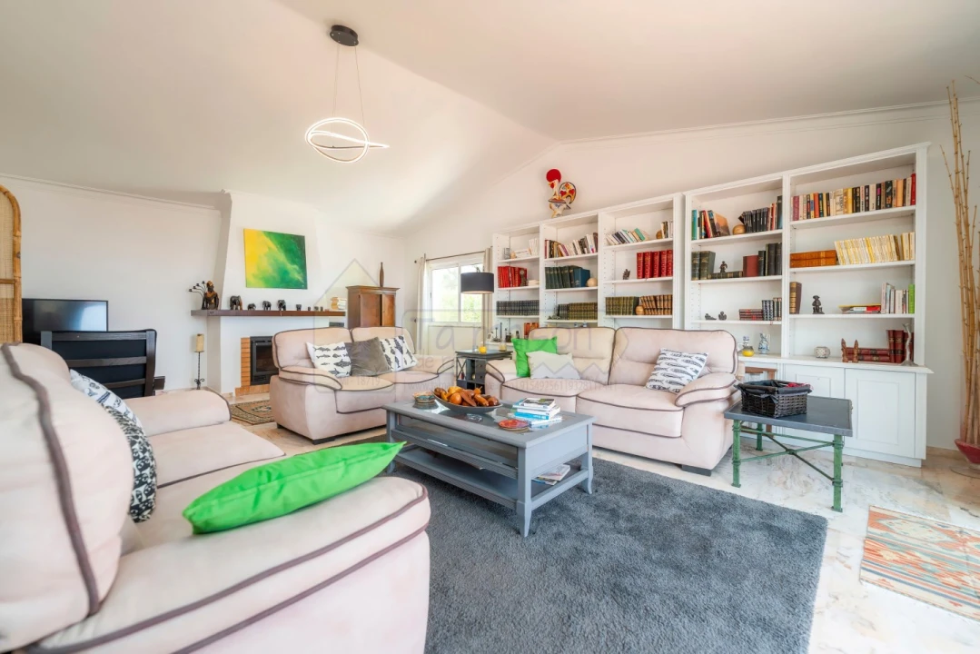 Moradia T3 para Venda em Santa Barbara de Nexe Foto 8