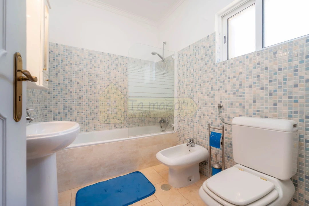 Moradia T3 para Venda em Santa Barbara de Nexe Foto 16