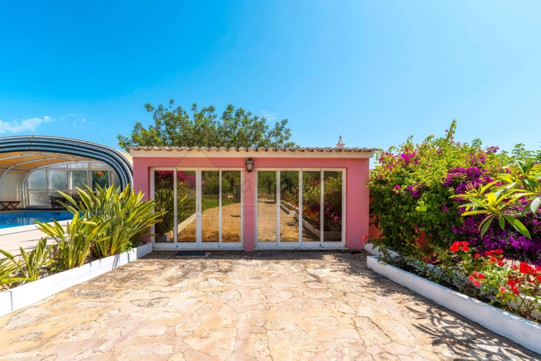 Moradia T3 para Venda em Santa Barbara de Nexe Foto 30