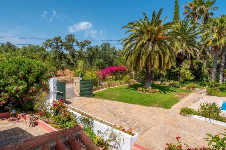 Moradia T3 para Venda em Santa Barbara de Nexe Foto 4