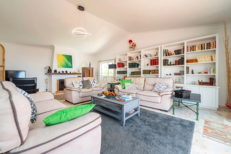 Moradia T3 para Venda em Santa Barbara de Nexe Foto 8