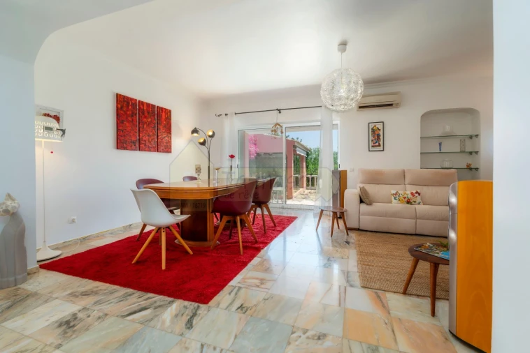 Moradia T3 para Venda em Santa Barbara de Nexe Foto 11