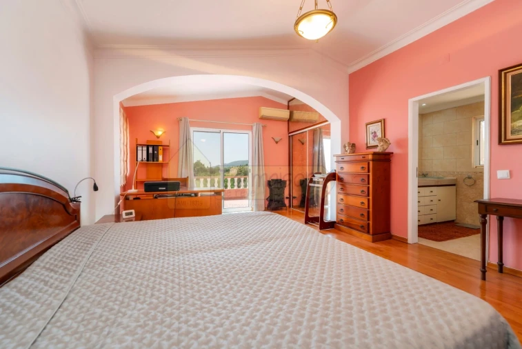 Moradia T3 para Venda em Santa Barbara de Nexe Foto 14