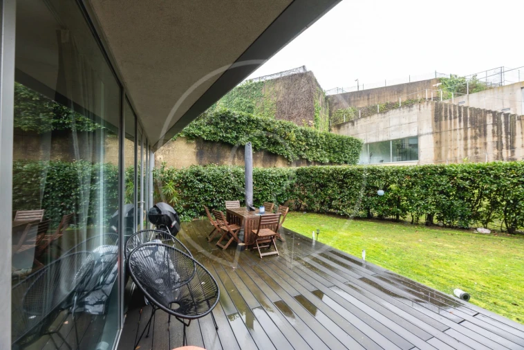 Apartamento T3 para Arrendamento em São Vicente Foto 2