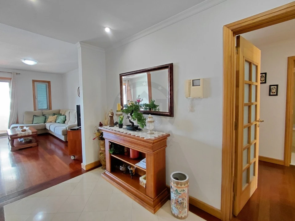 Apartamento T2 para Venda em São Martinho Foto 3