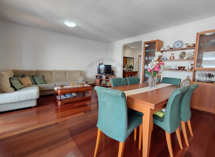 Apartamento T2 para Venda em São Martinho Foto 6