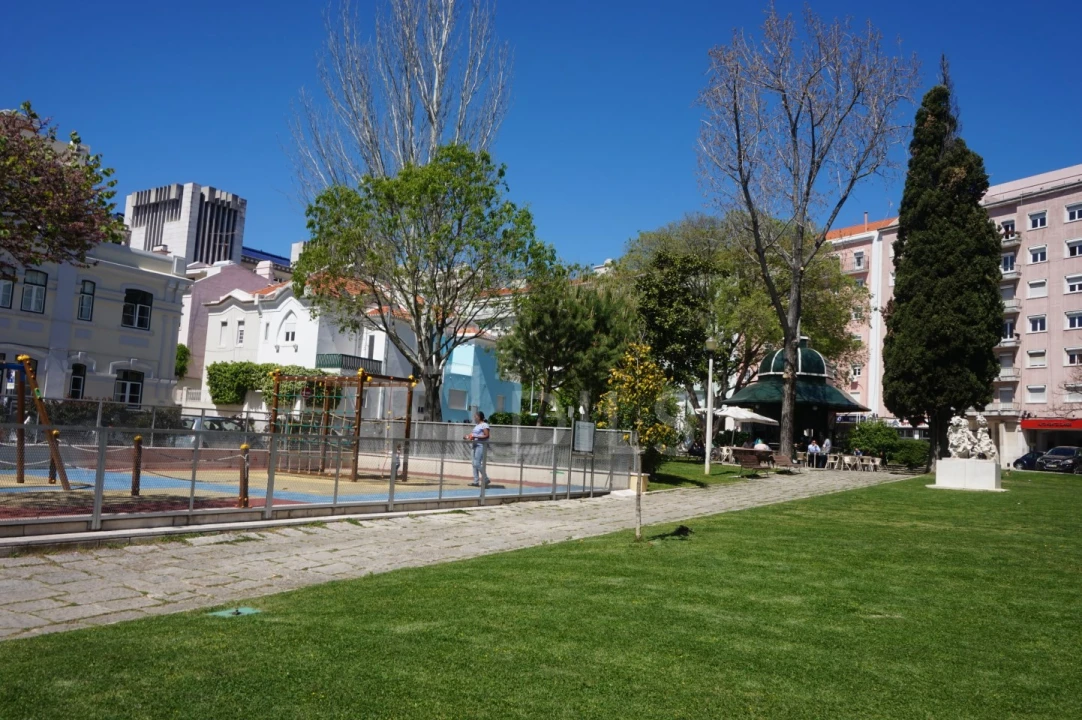 Apartamento T2 para Venda em Alvalade Foto 20