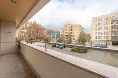 Apartamento T3 para Venda em Lordelo do Ouro e Massarelos