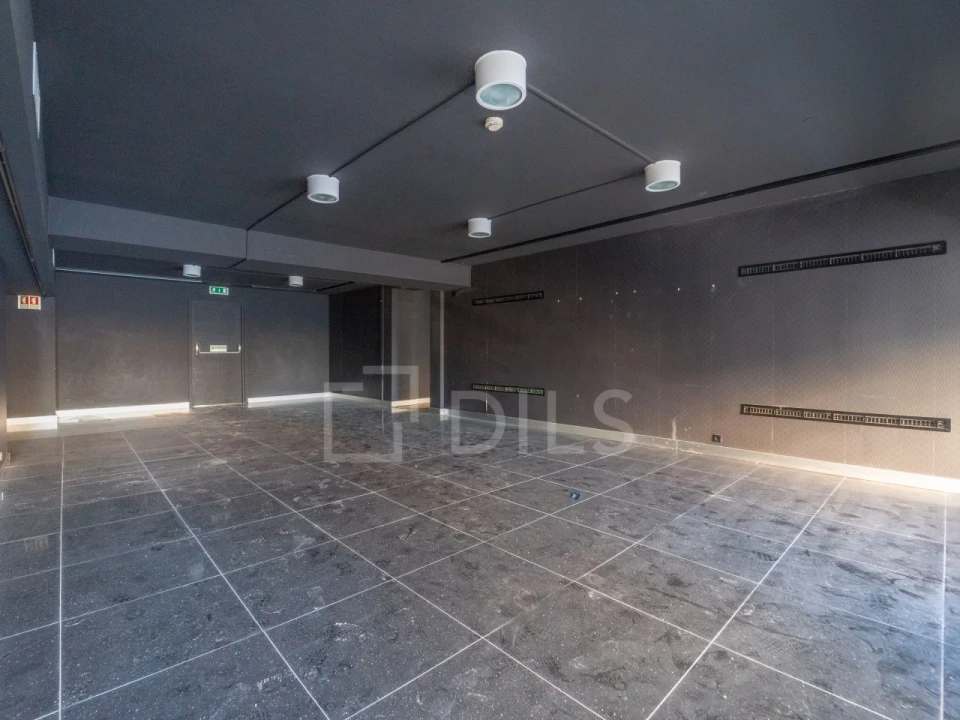 Loja para Arrendamento em Ramalde Foto 13