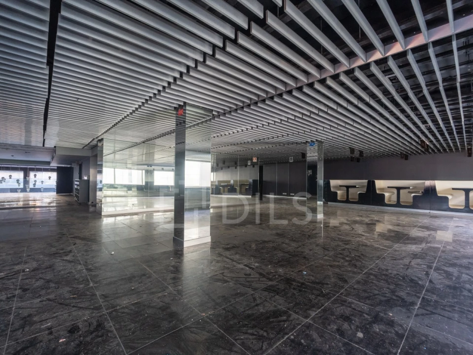 Loja para Arrendamento em Ramalde Foto 16