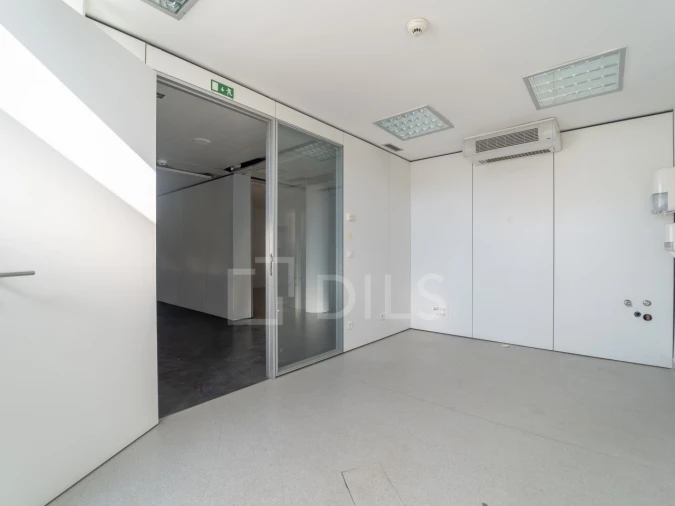 Loja para Arrendamento em Ramalde Foto 11