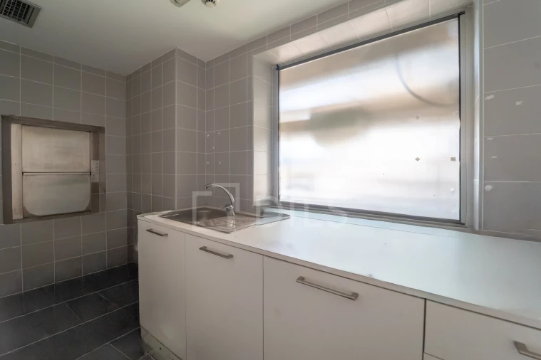 Loja para Arrendamento em Ramalde Foto 12