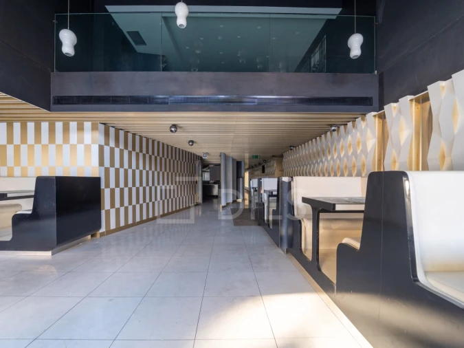 Loja para Arrendamento em Ramalde Foto 7