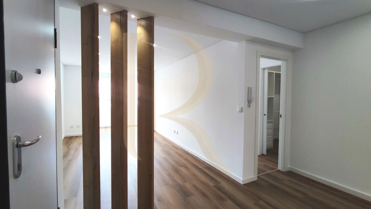 Apartamento T3 para Venda em Almada, Cova da Piedade, Pragal e Cacilhas Foto 2